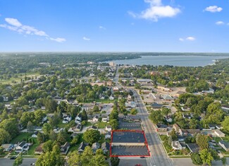 Plus de détails pour 829 Williams St, Lake Geneva, WI - Flex à vendre