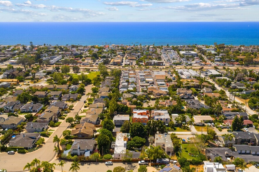 273 Hillcrest Dr, Encinitas, CA for sale - Aerial - Image 3 of 57