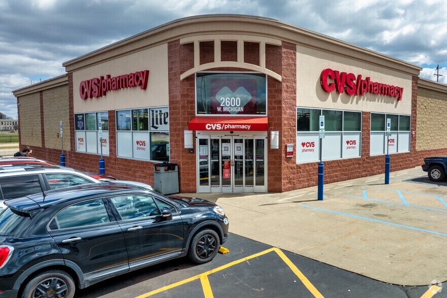 2600 W Michigan Ave, Kalamazoo, MI à vendre - Photo du bâtiment - Image 2 de 5