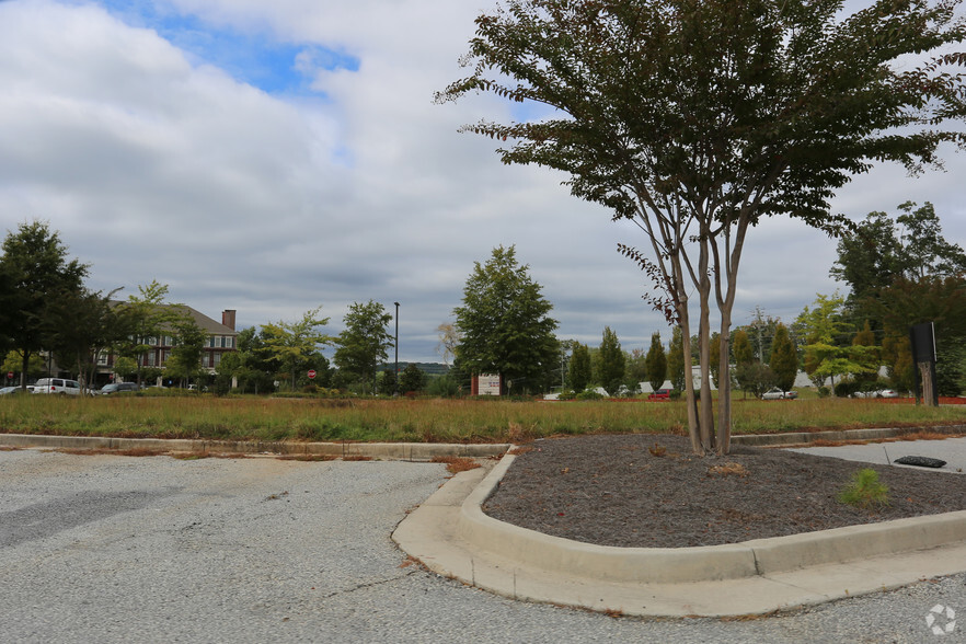 Veterans Memorial Hwy, Mableton, GA à louer - Photo du bâtiment - Image 3 de 3