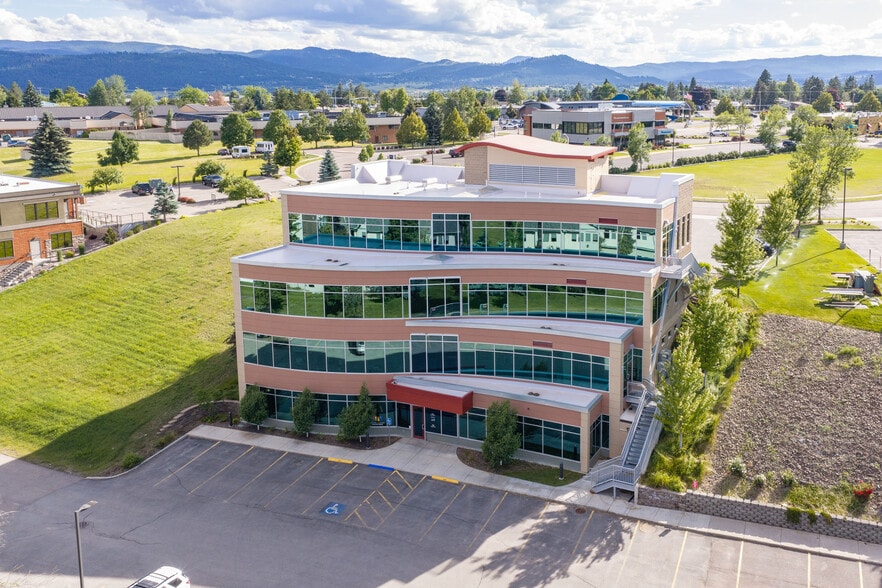 165 Commons Loop, Kalispell, MT à louer - Photo du bâtiment - Image 2 de 26