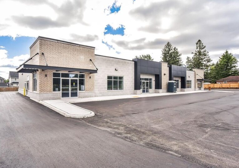 91-95 Blandford St, Innerkip, ON à vendre Photo principale- Image 1 de 1