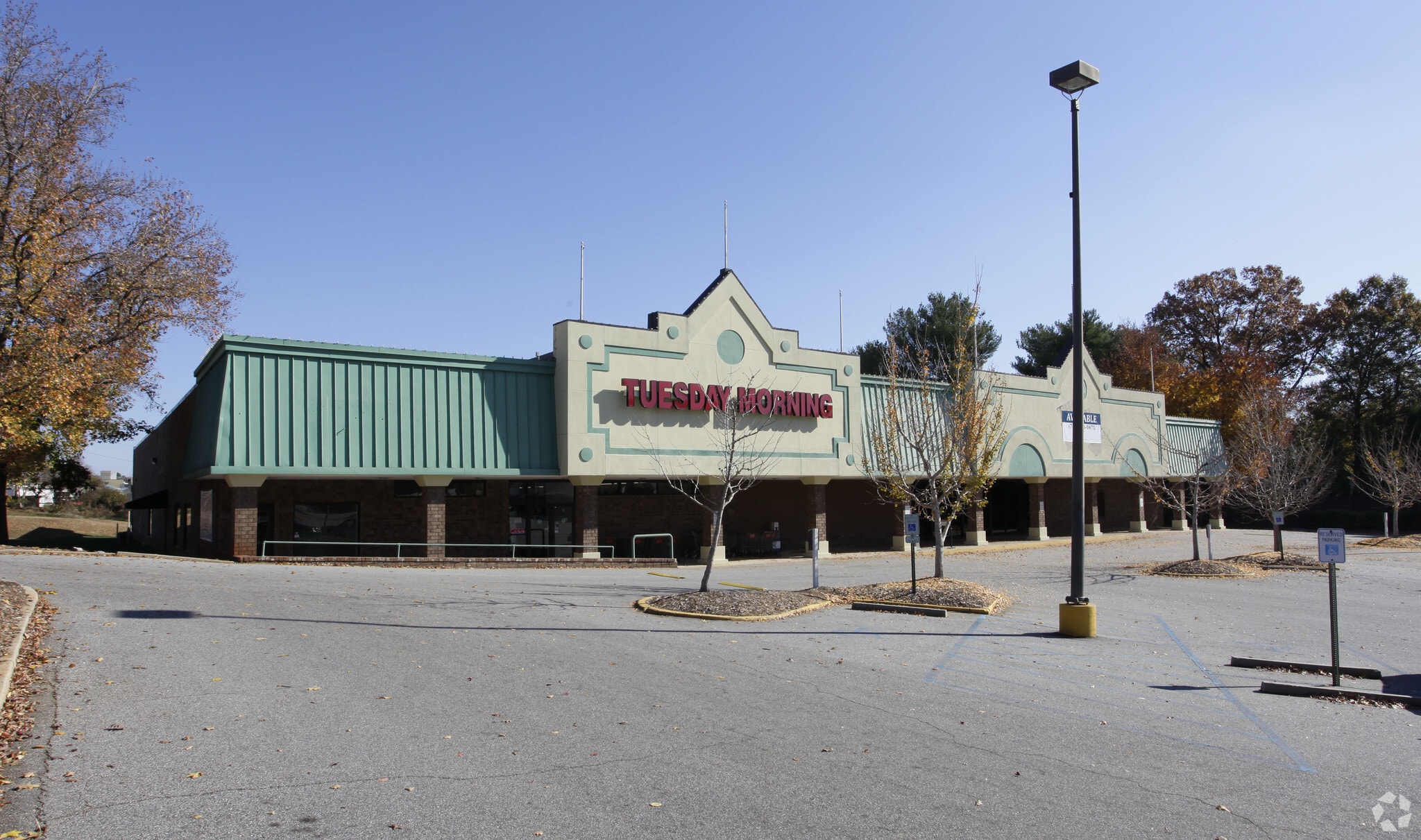 141 Fernwood Dr, Spartanburg, SC for lease Primary Photo- Image 1 of 7