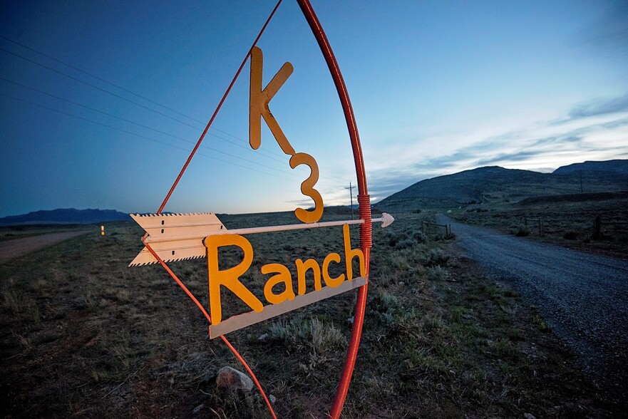 30 Nielson Trl, Cody, WY for sale - Primary Photo - Image 1 of 62