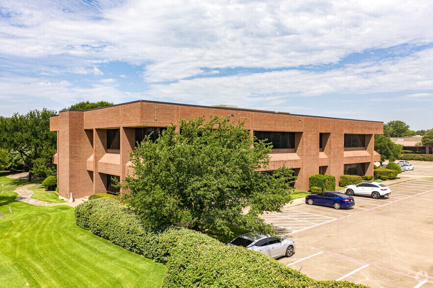 5800 Campus Circle Dr E, Irving, TX à louer - Photo du bâtiment - Image 2 de 16