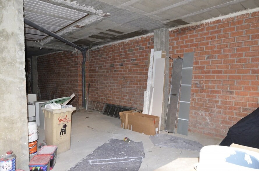 Retail in Salamanca for lease - Building Photo - Image 3 of 13