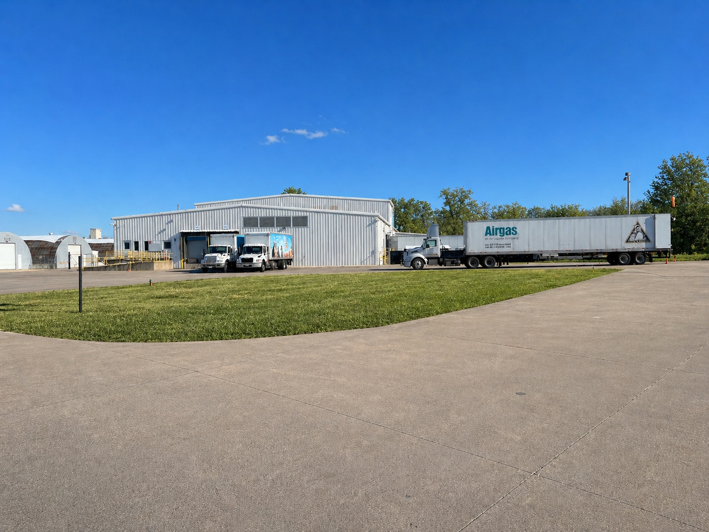 2230 Stewart Rd, Muscatine, IA for sale Primary Photo- Image 1 of 12