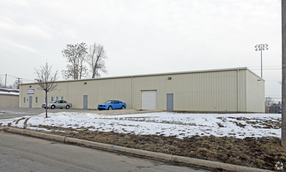 2235 Pennsylvania St, Fort Wayne, IN for lease - Primary Photo - Image 1 of 2