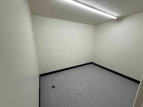 21410-21420 Chase St, Canoga Park, CA for lease Interior Photo- Image 2 of 4