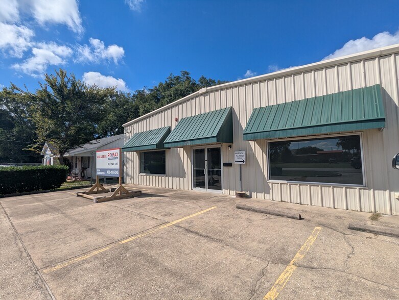 5805 Old Dowlen Rd, Beaumont, TX à louer - Photo du bâtiment - Image 2 de 27