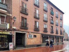 Commerce de détail dans Alcalá de Henares, Madrid à louer Photo intérieure- Image 1 de 19