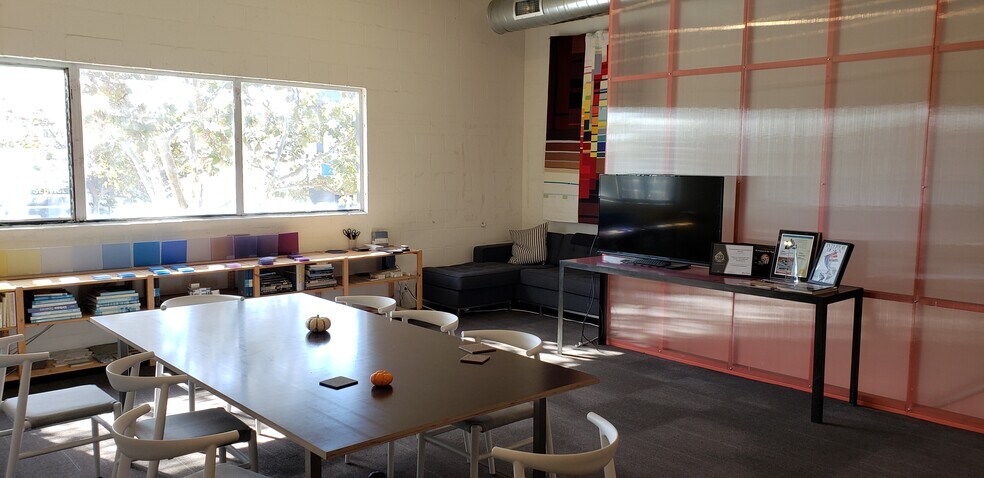 11533 W Pico Blvd, Los Angeles, CA for lease - Interior Photo - Image 3 of 3