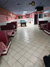 18018 Hillside Ave, Jamaica, NY à louer Photo intérieure- Image 2 de 3