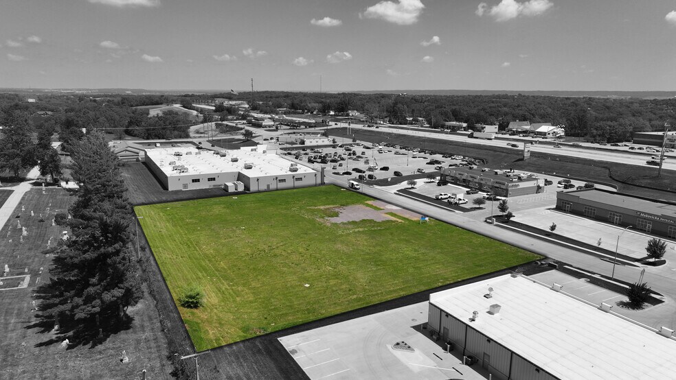 Westside Dr, Plattsmouth, NE à vendre - Photo du bâtiment - Image 2 de 4