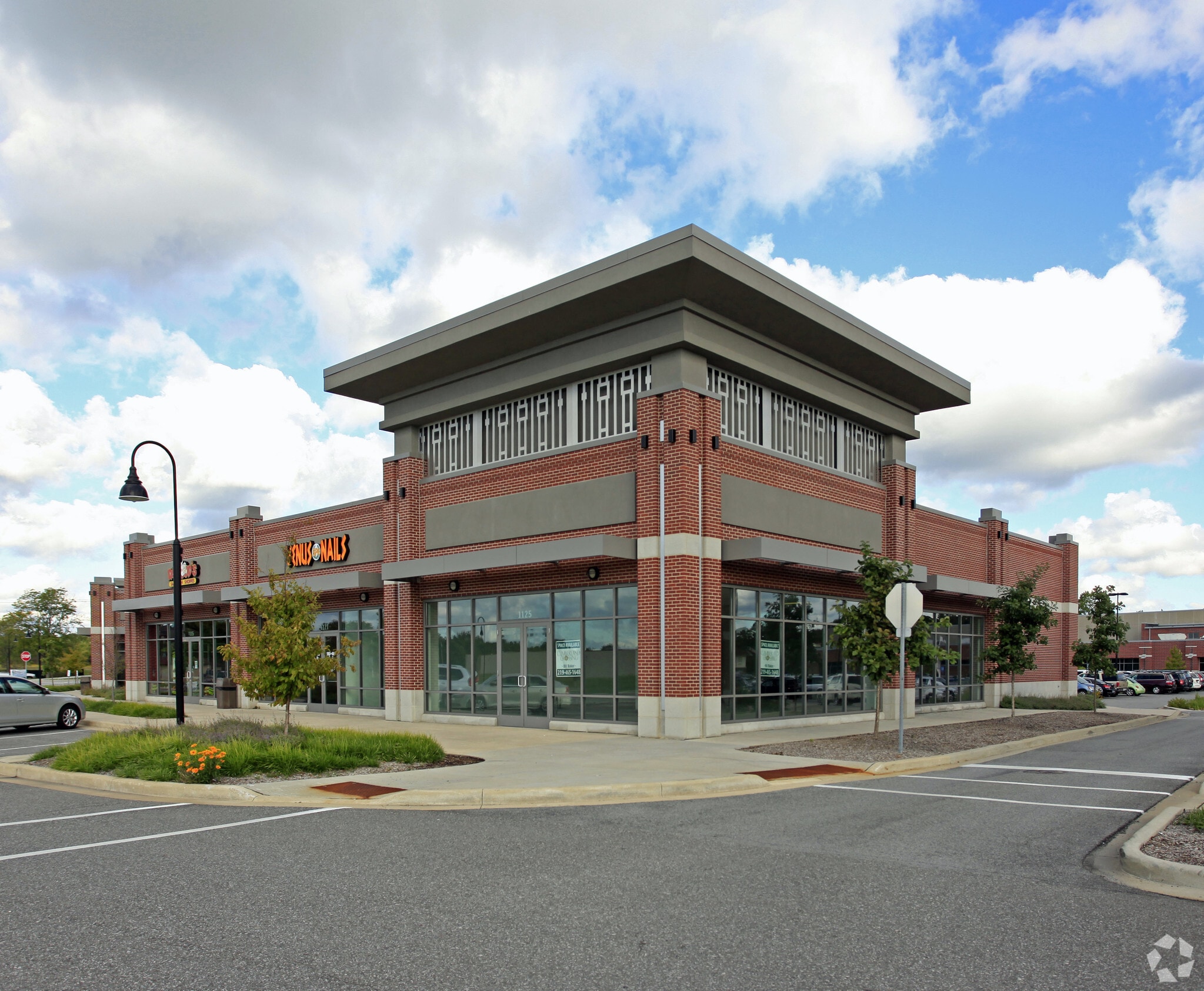 1115-1121 Cumberland Xing, Valparaiso, IN for lease Primary Photo- Image 1 of 3