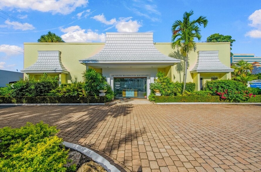 100 S Washington Blvd, Sarasota, FL à vendre - Photo du bâtiment - Image 2 de 33