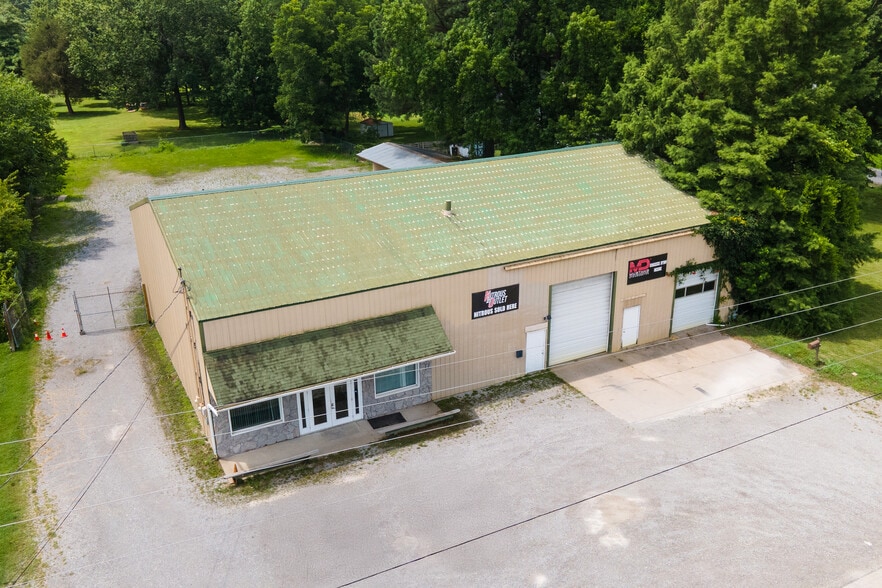 405 S Pershing St, Energy, IL for sale - Primary Photo - Image 1 of 28