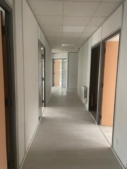 Office in Trappes for sale - Interior Photo - Image 3 of 10