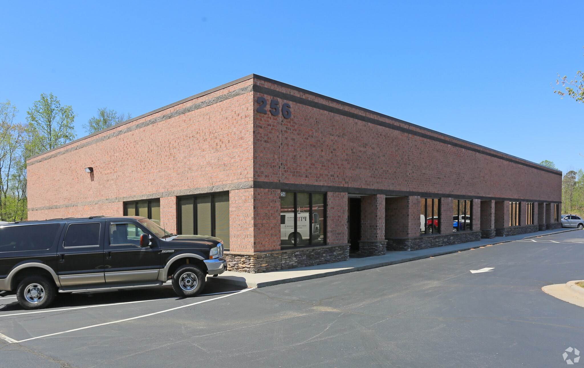 256 Gretas Way, Kernersville, NC à vendre Photo principale- Image 1 de 1