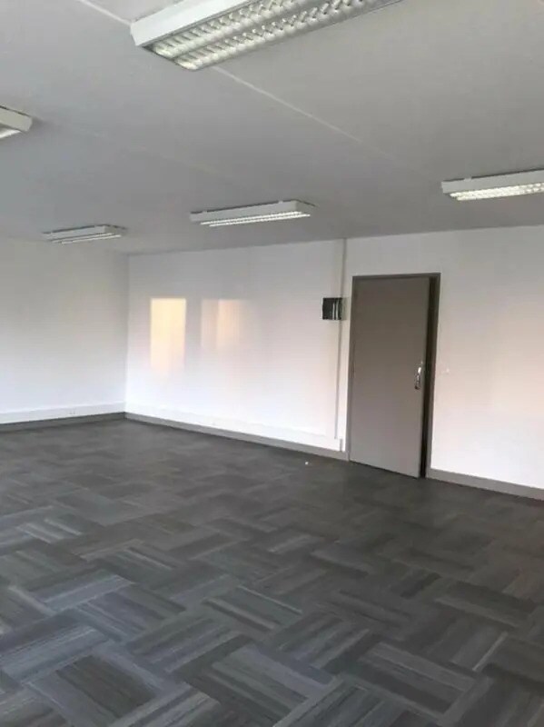 Office in Créteil for lease Interior Photo- Image 1 of 5