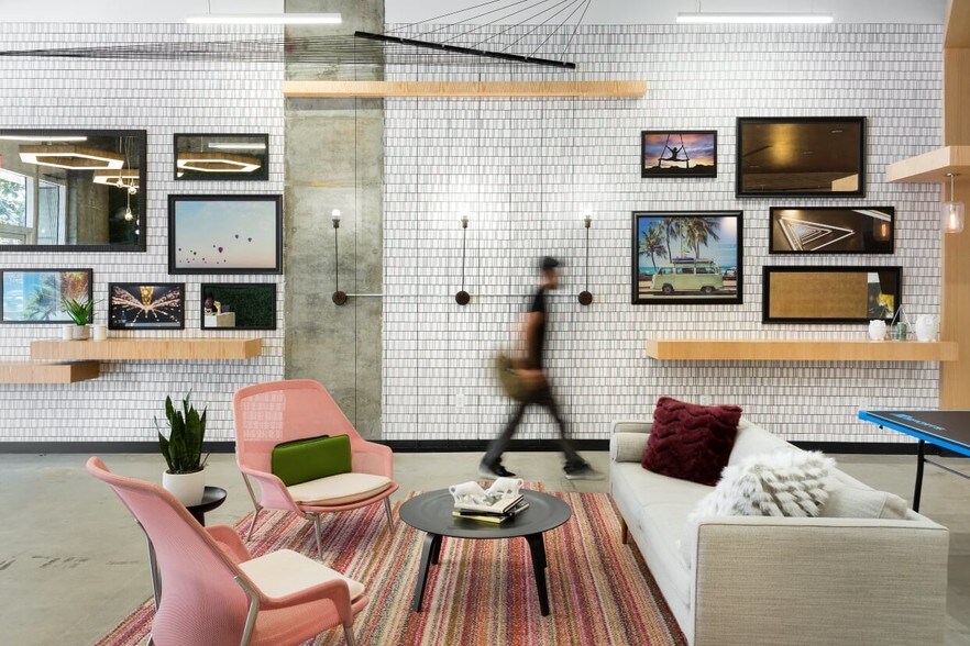 360 N Pacific Coast Hwy, El Segundo, CA à louer - Photo intérieure - Image 3 de 9