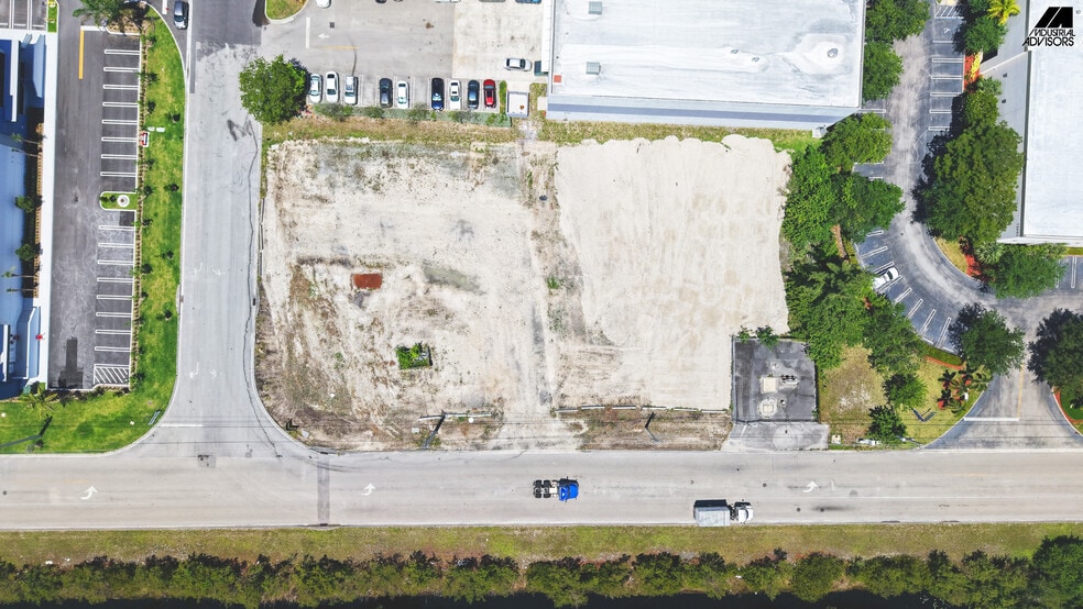 11501 NW 124th St, Medley, FL for sale - Building Photo - Image 3 of 15