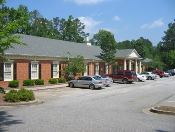110 Habersham Dr, Fayetteville, GA à louer - Photo du bâtiment - Image 3 de 8