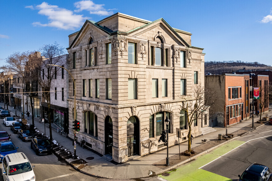 5060 Boul Saint-Laurent, Montréal, QC à vendre - Photo du bâtiment - Image 1 de 1