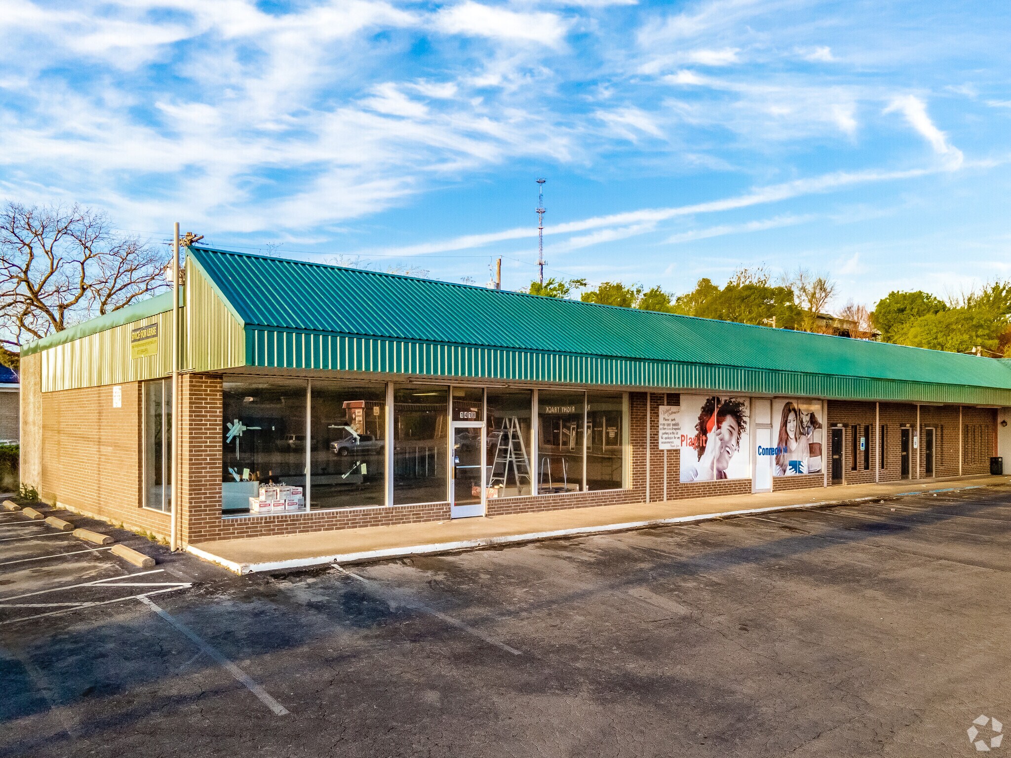 1402-1418 S Main St, Weatherford, TX for lease Primary Photo- Image 1 of 16