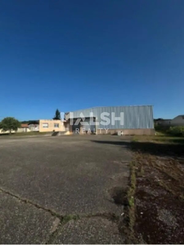 Flex in Sonnay for lease Building Photo- Image 1 of 6