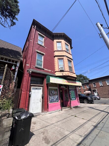 94 William St, Newburgh, NY à vendre - Photo du bâtiment - Image 3 de 15