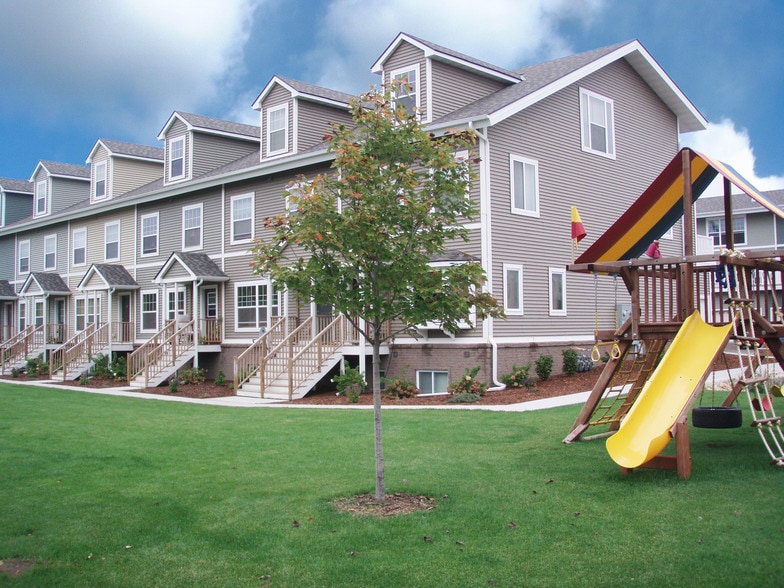 24-46 97th Ave NW, Coon Rapids, MN for sale - Primary Photo - Image 1 of 6