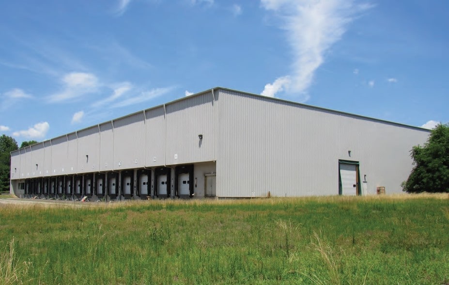 6-10 Lego Way, Enfield, CT for lease - Building Photo - Image 2 of 5