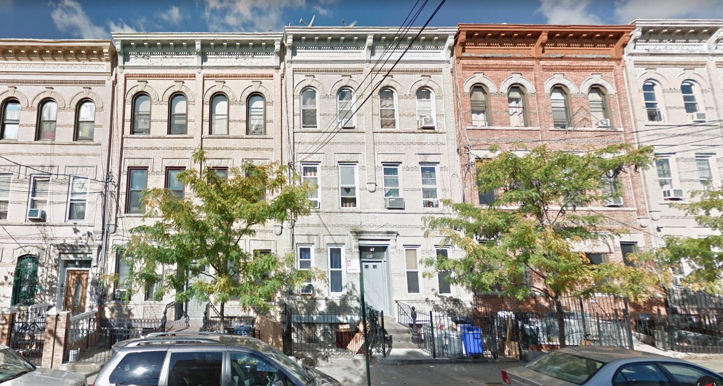 321 Menahan St, Brooklyn, NY à vendre Photo du bâtiment- Image 1 de 14