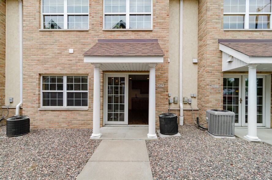 7082 E Fish Lake Rd, Maple Grove, MN à louer - Photo du bâtiment - Image 2 de 42