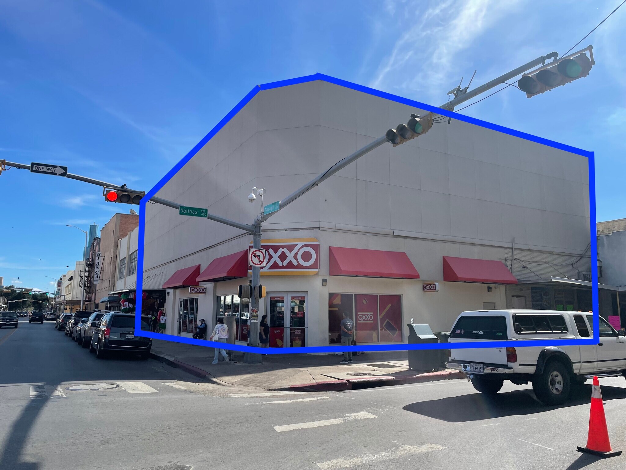 1217-1219 Farragut St, Laredo, TX à vendre Photo principale- Image 1 de 55