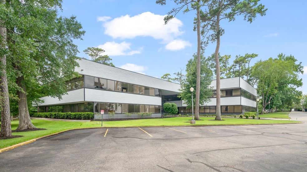 333 N Rivershire Dr, Conroe, TX for lease - Building Photo - Image 2 of 6