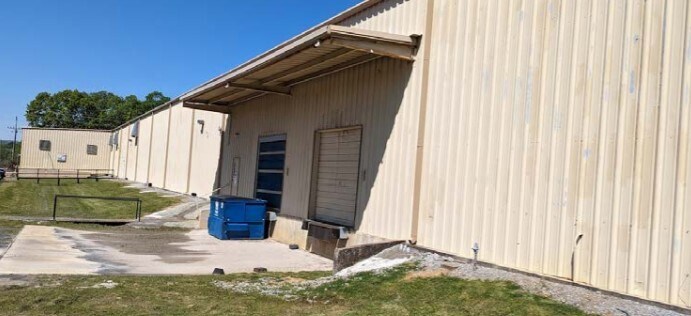 715 S River Street, Calhoun, GA à louer - Photo du bâtiment - Image 3 de 22