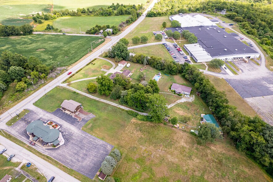 376 E Main St, Mount Pleasant, PA à vendre - Photo du bâtiment - Image 2 de 18