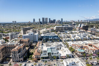 243 N Canon Dr, Beverly Hills, CA - aerial  map view