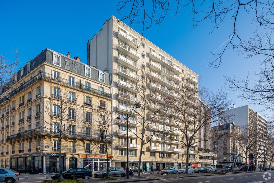 25 Avenue De Saint-Mandé, Paris à louer - Photo du bâtiment - Image 1 de 9