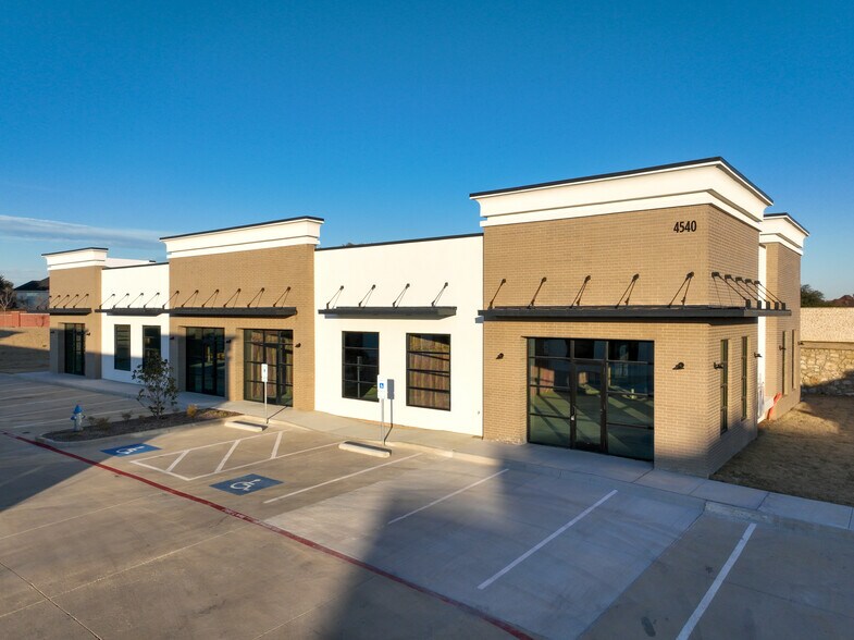4500 N MacArthur Blvd, Irving, TX à louer - Photo du bâtiment - Image 2 de 5