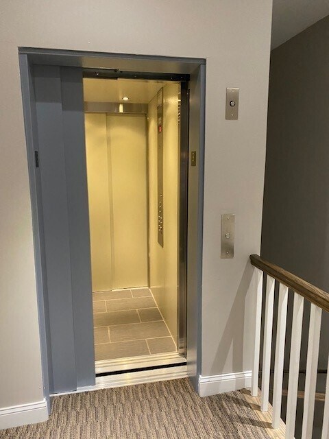 2160 Main St, Bridgeport, CT à louer Photo du bâtiment- Image 1 de 8