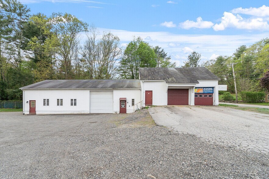 3 Glen St, Douglas, MA à vendre - Photo du bâtiment - Image 2 de 19