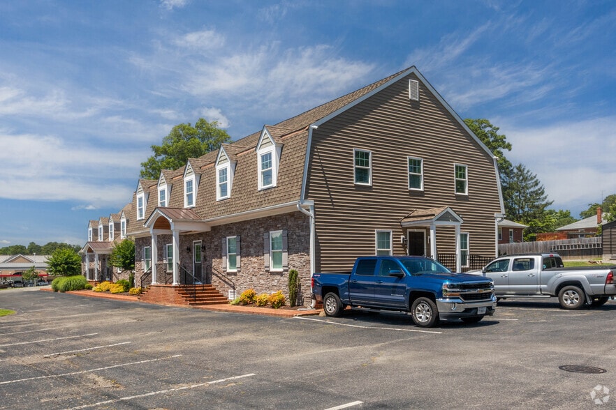 9205-9207 Atlee Branch Ln, Mechanicsville, VA for lease - Building Photo - Image 3 of 5