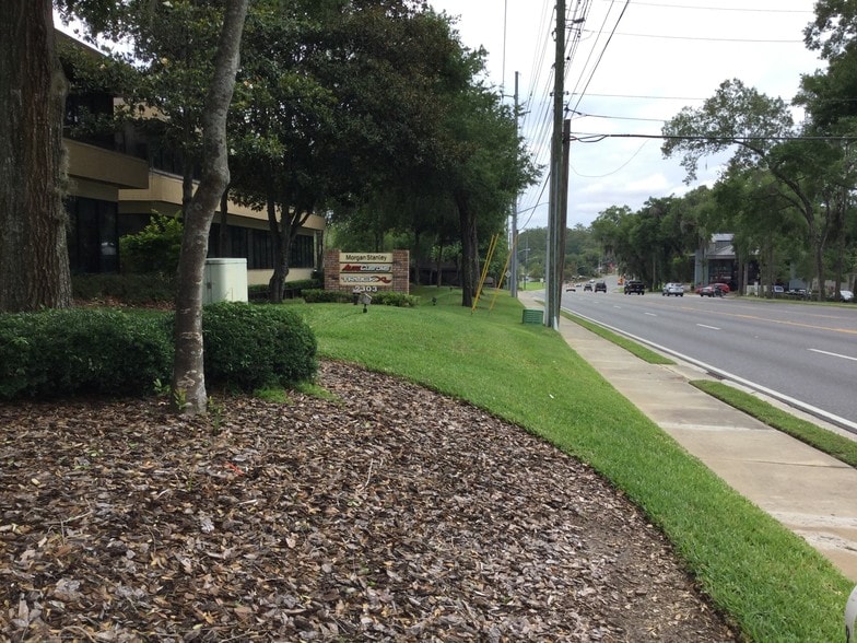 2303 SE 17th St, Ocala, FL for lease - Building Photo - Image 2 of 11