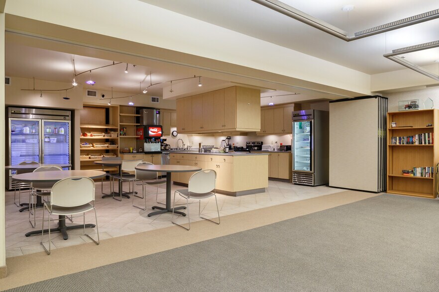 1315 Cornwall Ave, Bellingham, WA à vendre - Photo intérieure - Image 2 de 8