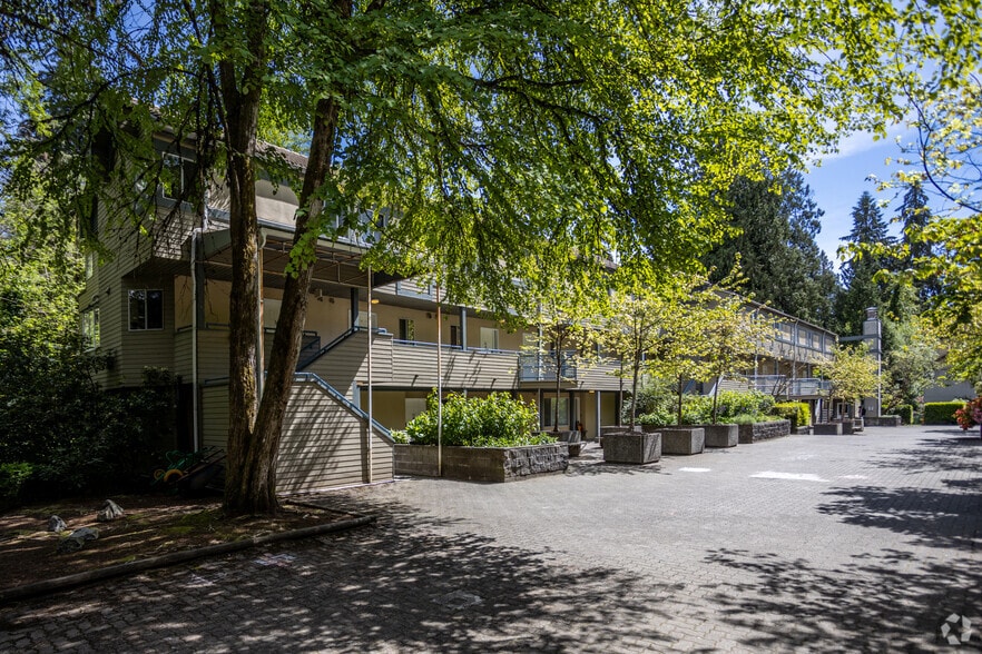 2978 Walton Av, Coquitlam, BC à vendre - Photo du bâtiment - Image 3 de 3
