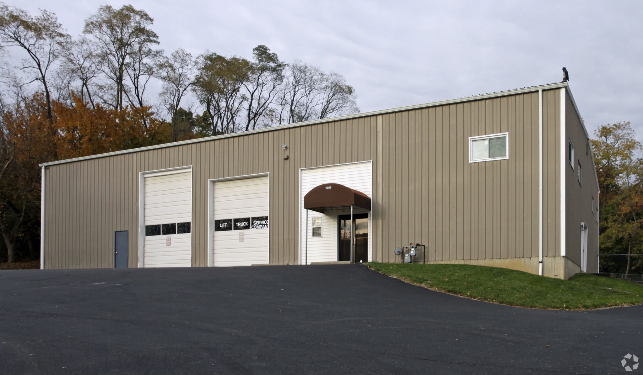 7383 Dixie Hwy, Fairfield, OH for lease Primary Photo- Image 1 of 4