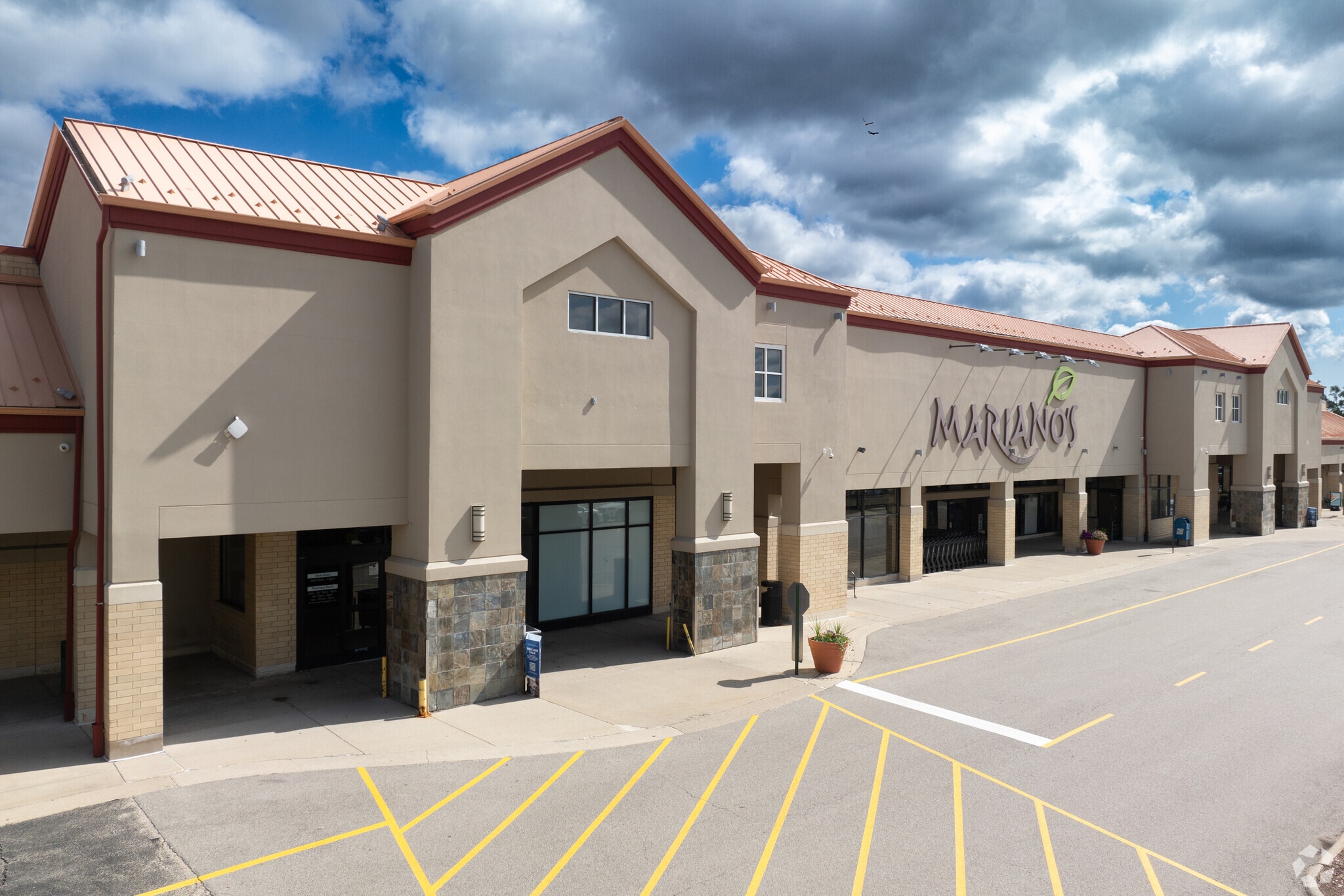 300-500 W Half Day Rd, Buffalo Grove, IL for lease Primary Photo- Image 1 of 15